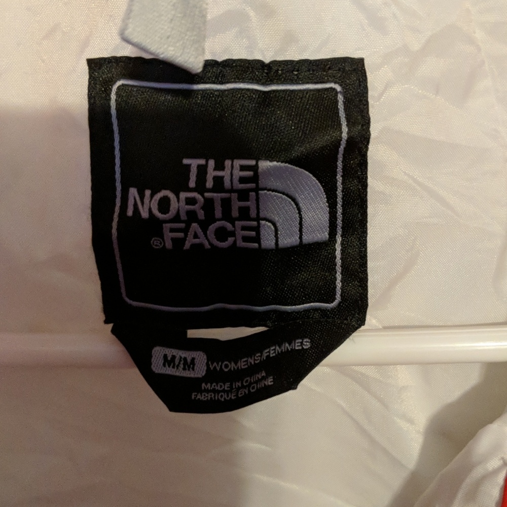 Ladies North Face Jacket With Multiple Pockets - image 2